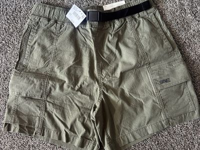 NEW! American Eagle Men's AE 24/7 7" Venture Out Cargo Shorts- Size Medium