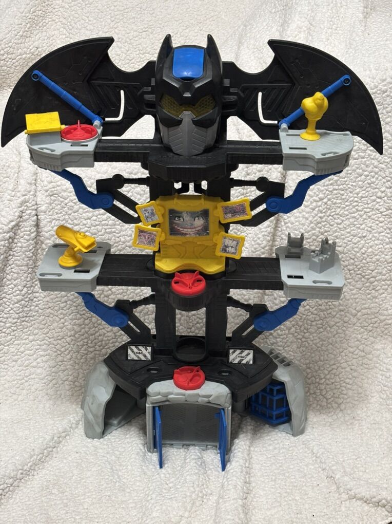 Transforming DC Super Friends Batman Batcave Tower