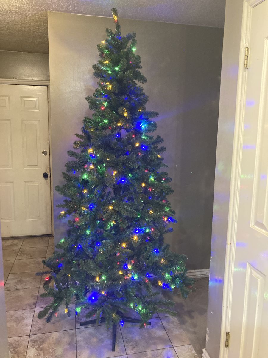 Holiday Living LED Multicolor Pre Lit Artificial Christmas Tree 7.5 ft Like New