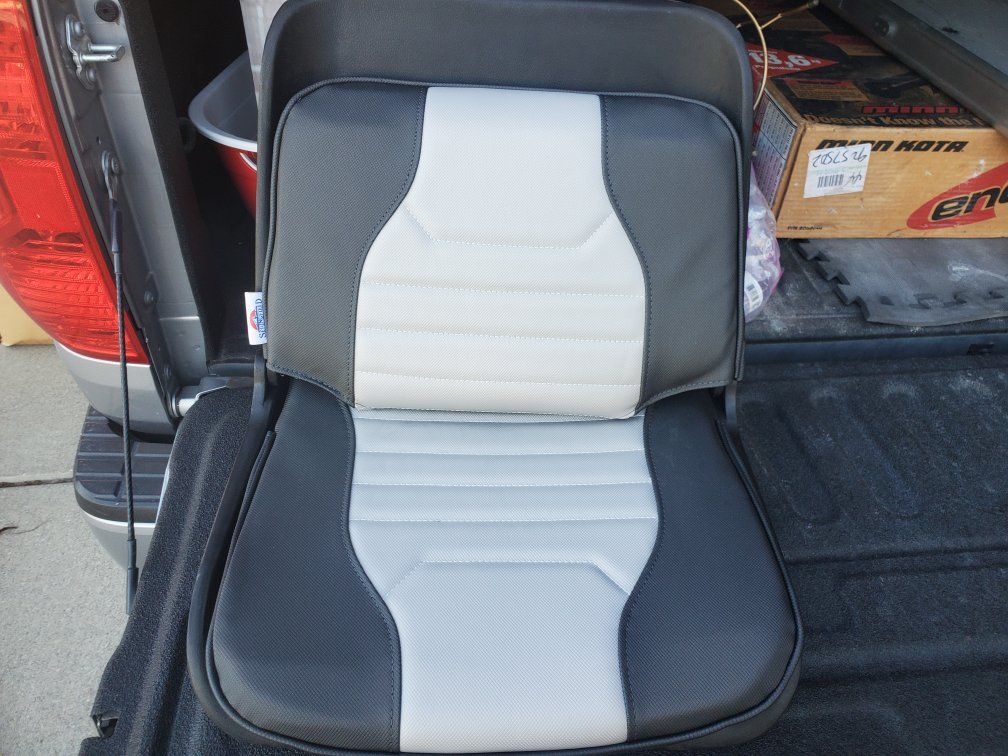 2 new boat seats
