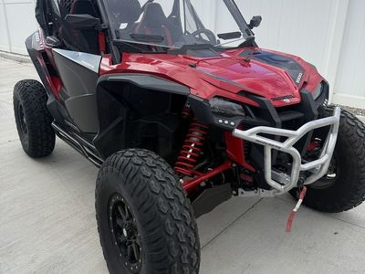HONDA TALON R1000 (SHOWROOM DISPLAY MODEL)