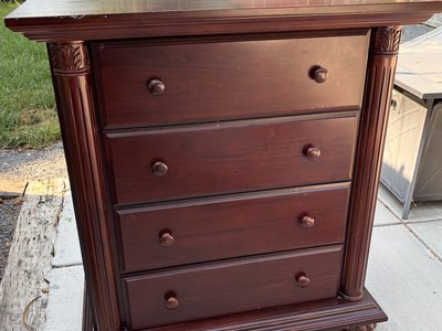 Dresser