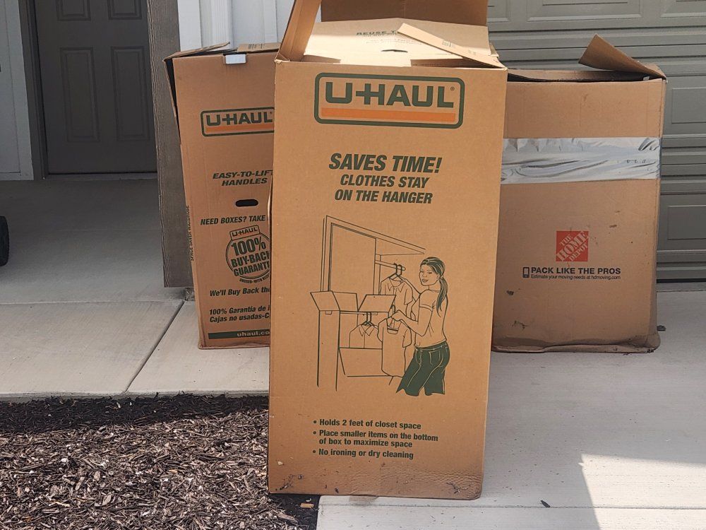U-Haul Easy-To-Lift Handles Wardrobe Moving Box - Clothes Stay on Hanger, 2 ft Closet Space