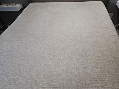 OBO Queen P5 Sleep Number bed with adjustable base