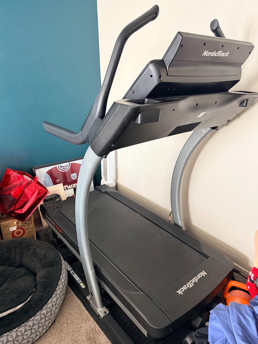 NordicTrack Commercial X22i Incline Trainer Treadmill