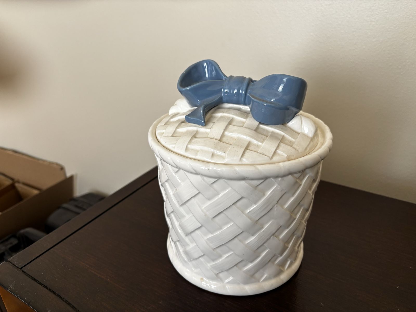 Cookie jar