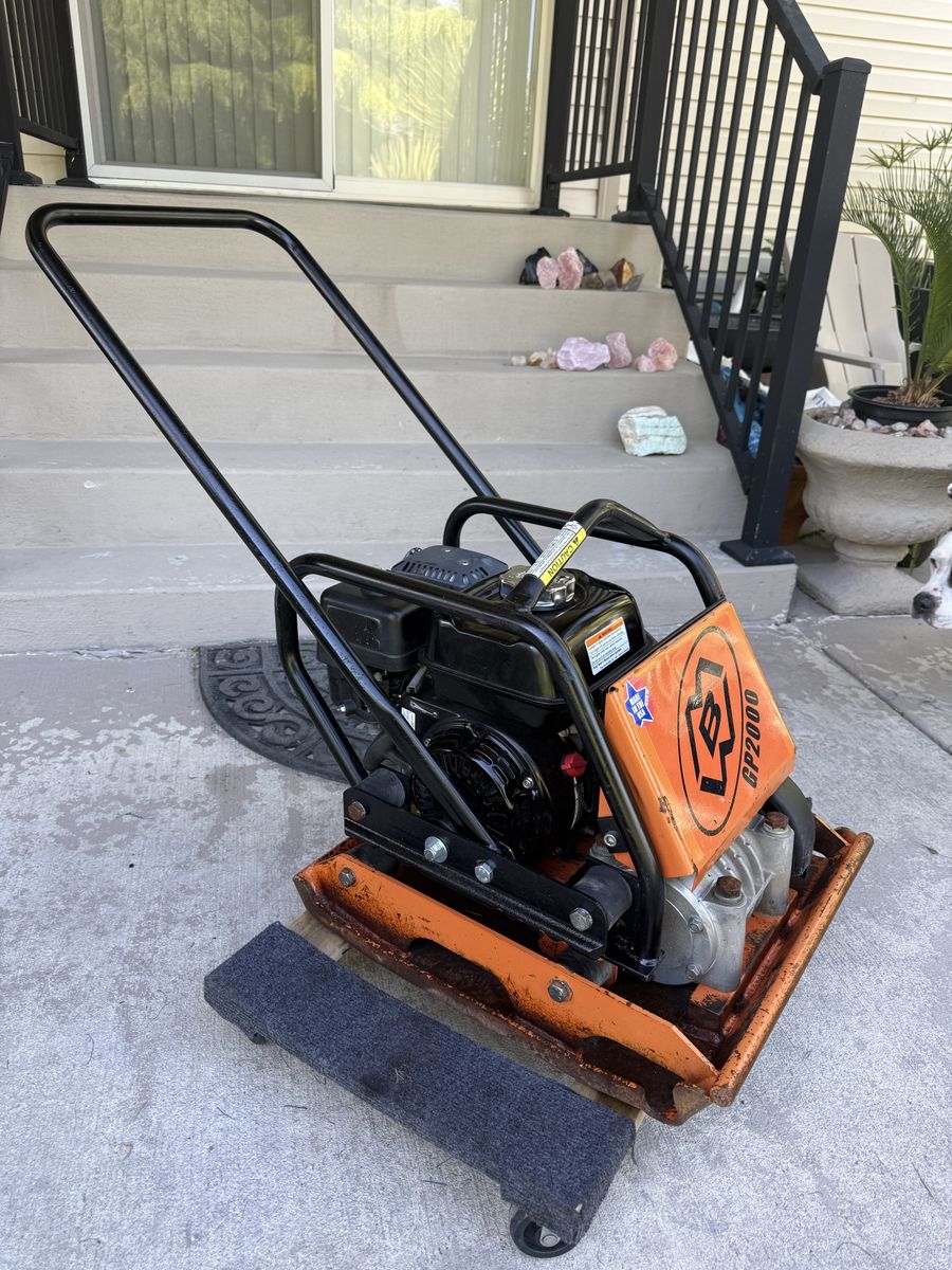 MBW vibratory plate compactor