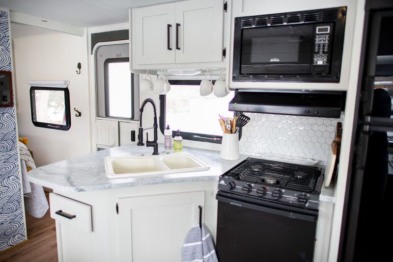 Off-grid Renovated Travel Trailer RV w/solar panels