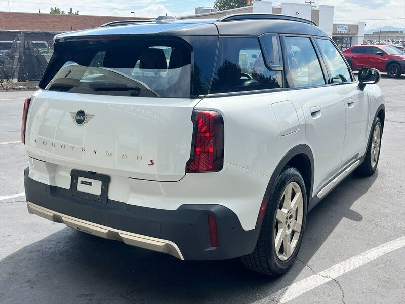 Main image 9