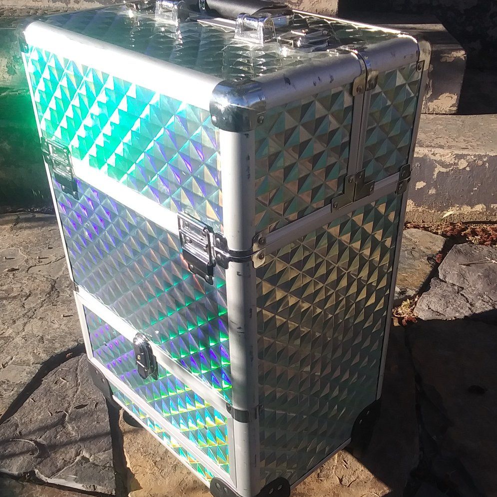 SMALL ROLLING HOLOGRAPHIC SUITCASE/MAKE-UP CASE