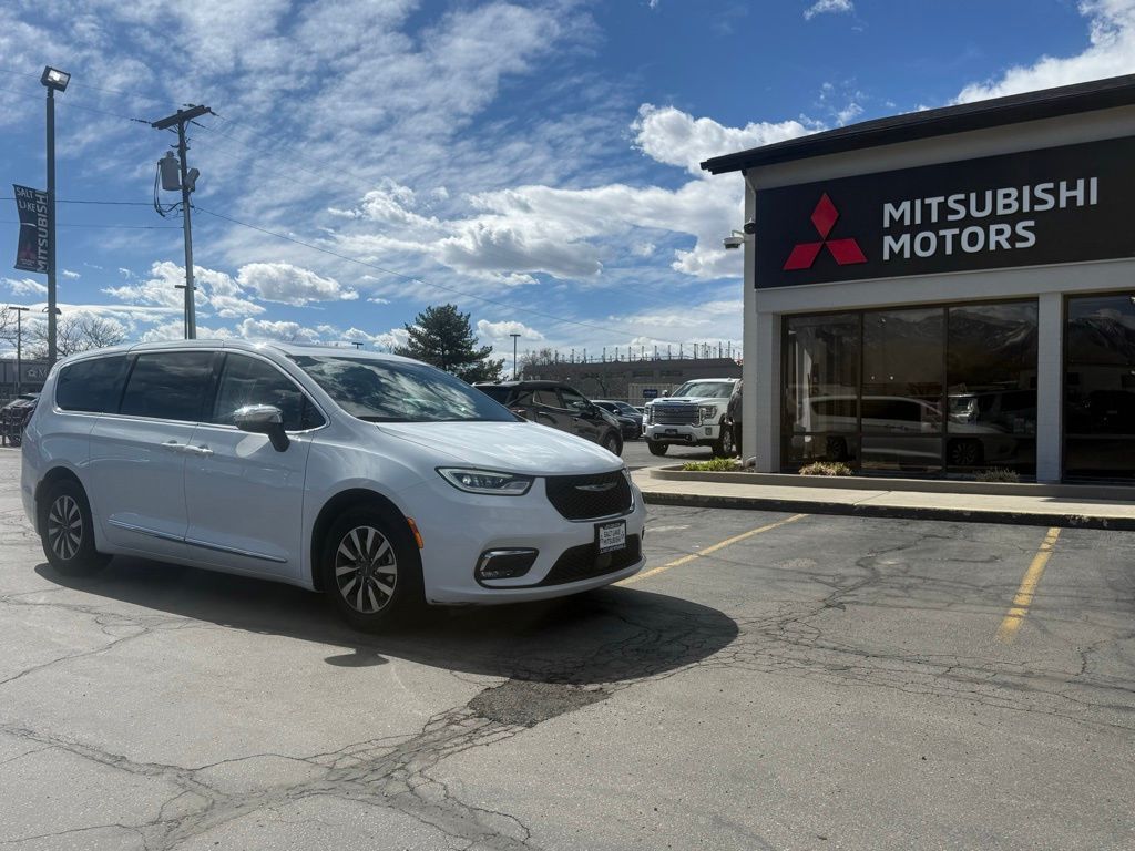 2023 Chrysler Pacifica Plug-In Hybrid Limited