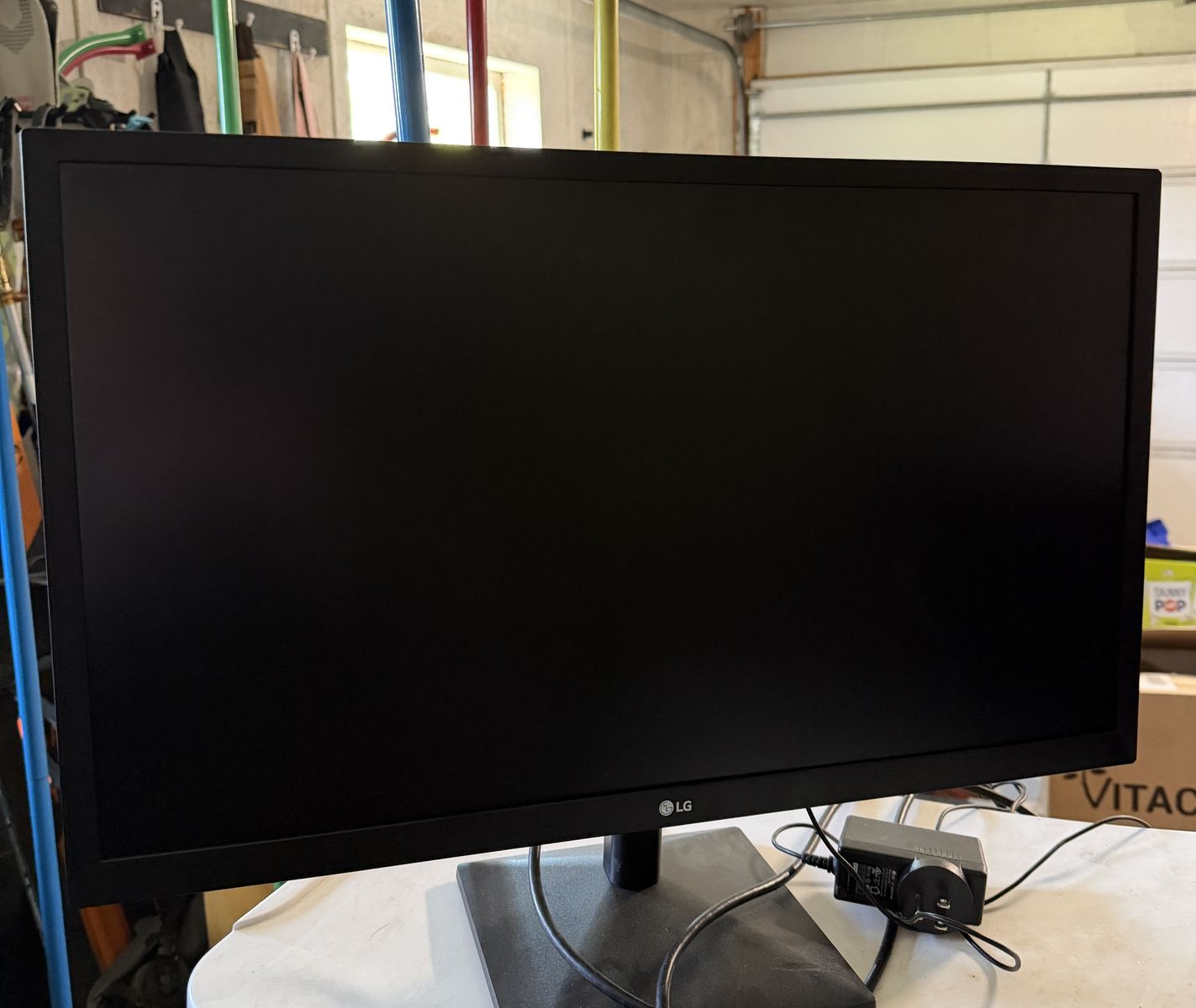 LG 24-inch Full HD IPS LED Monitor with AMD FreeSync