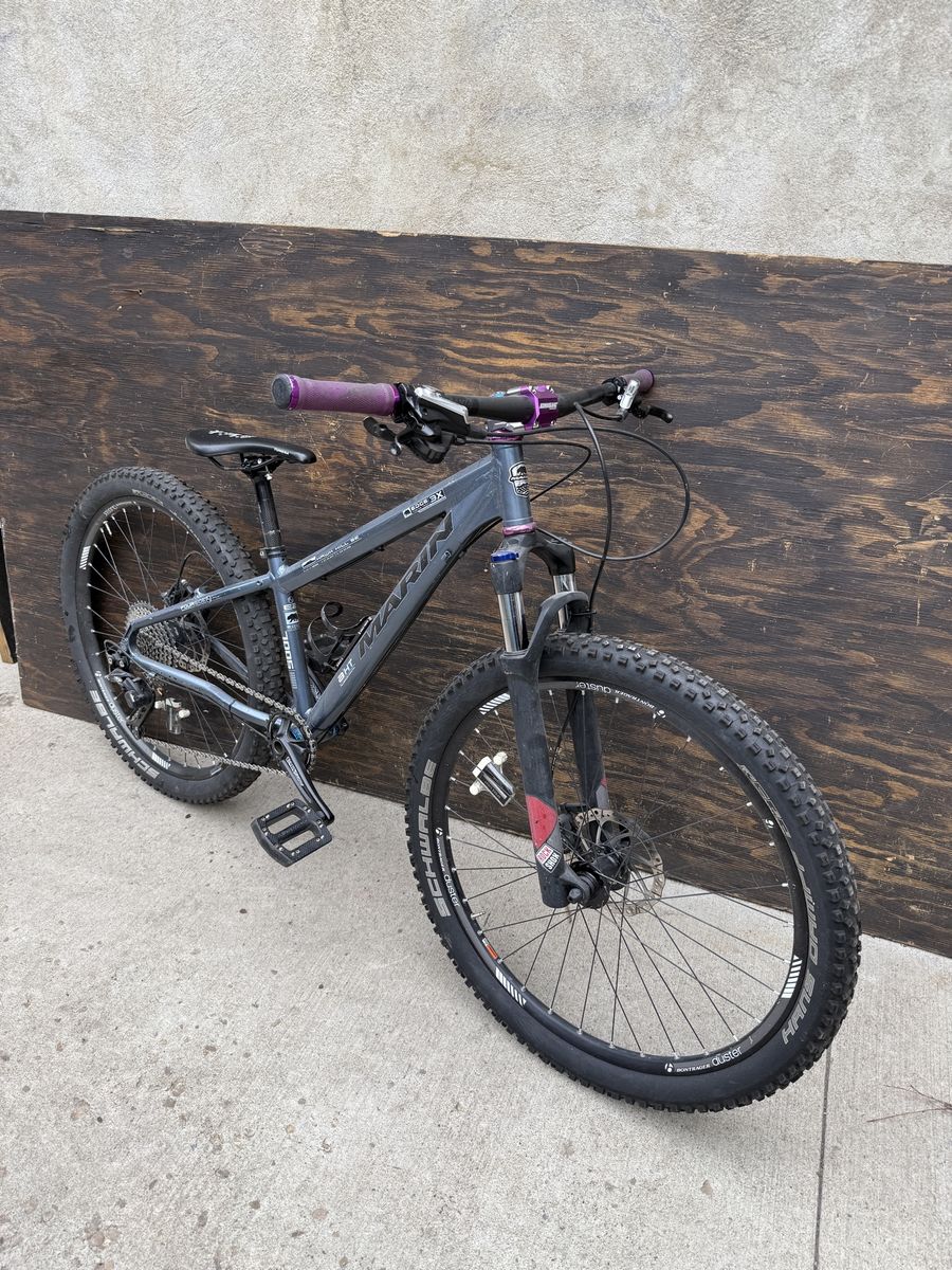 Marin Mountain Bike, Hawk Hill Hardtail, RockShox fork. Women’s small. 26”