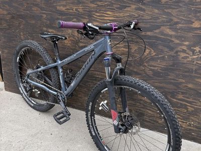 Marin Mountain Bike, Hawk Hill Hardtail, RockShox fork. Women’s small. 26”