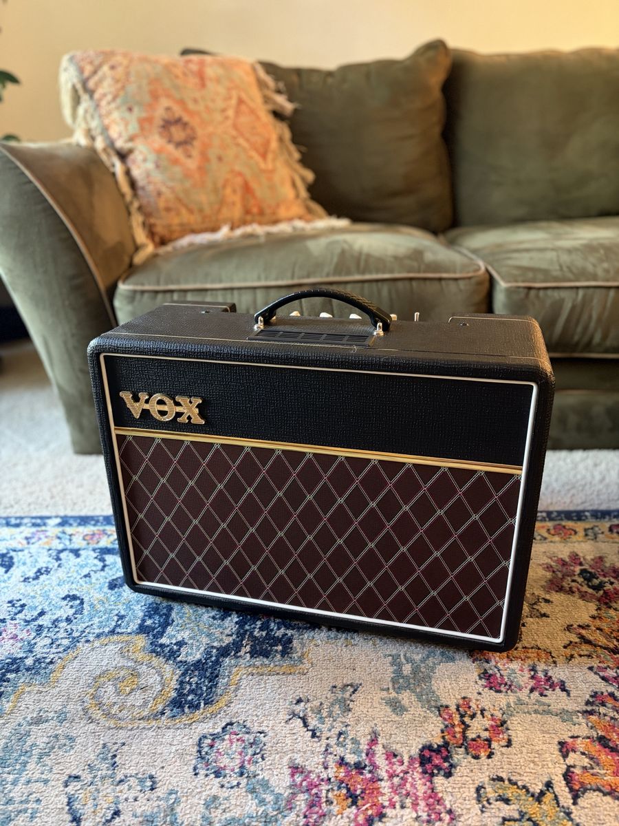 Vox AC10 Tube Amp guitar with cover sleeve