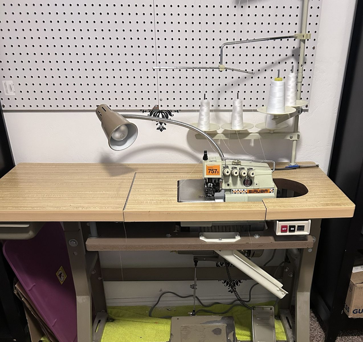 Siruba 757D Industrial Serger / Overlock Sewing Machine with Table