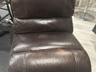 Geniime LeatheR Sectional PIece
