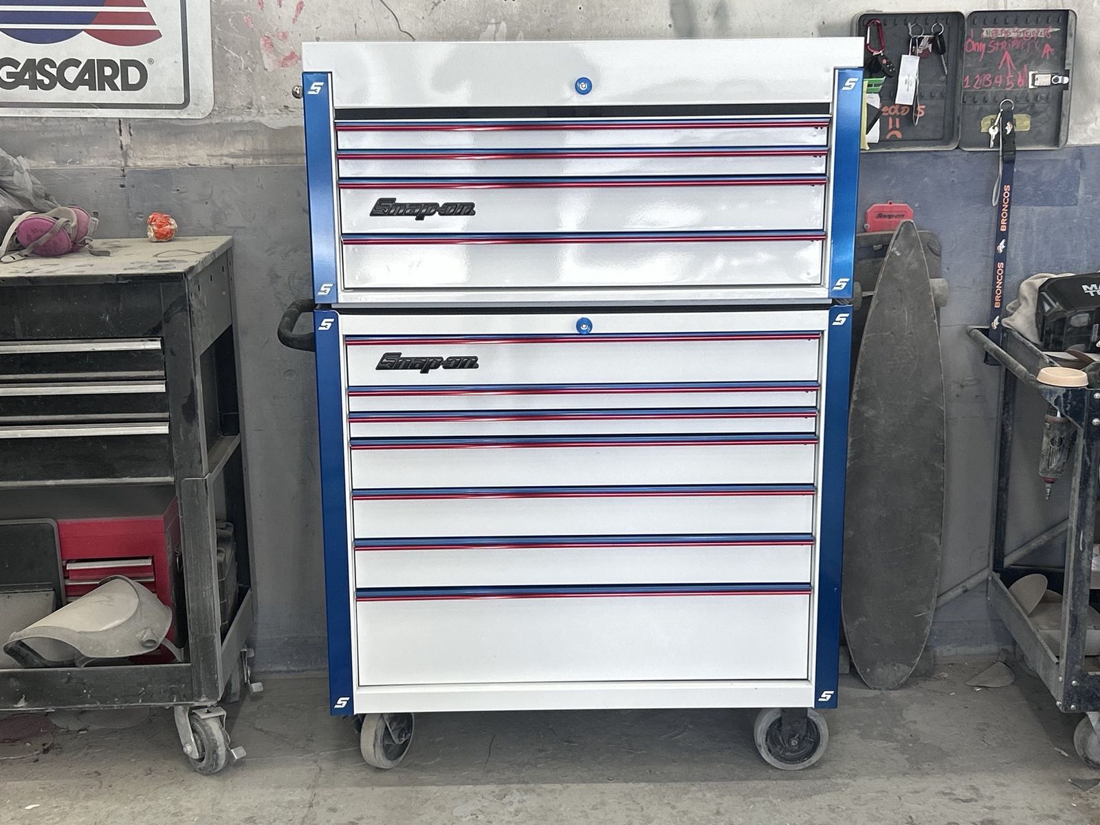 Snapon toolbox with top box