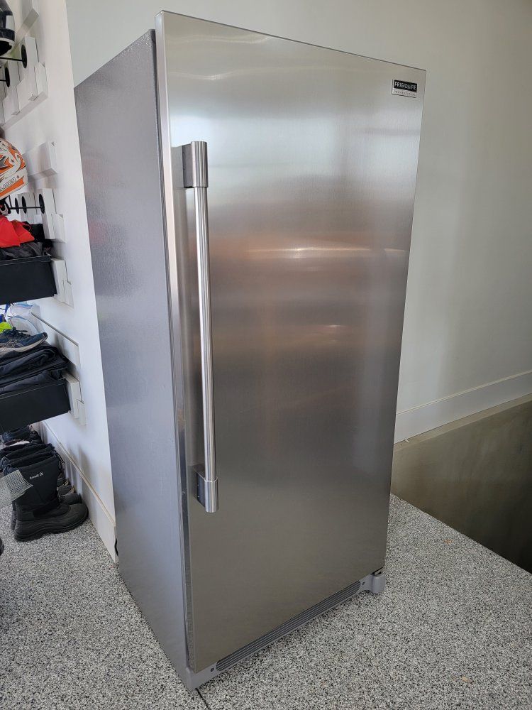 Frigidaire Professional FPRU19F8RFC All-Refrigerator Column, Stainless Steel, Excellent Condition