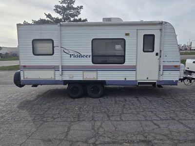 2005 Fleetwood Pioneer M-18T6