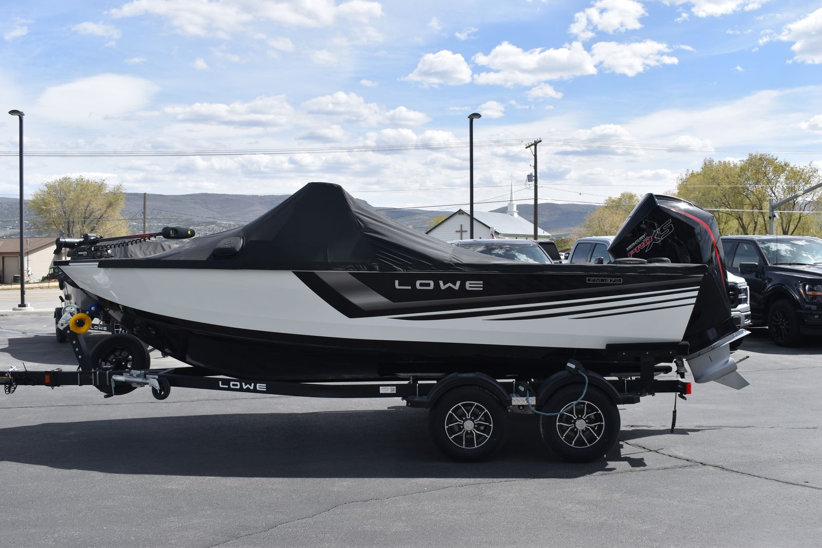 2026 Lowe FM (Fishing Machine) 1875 Walk Through With a 200 HP Mercury PRO XS Engine and Trailer.