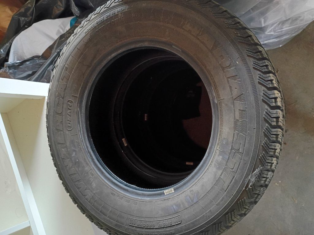 235/70R16 Wintercat Tires
