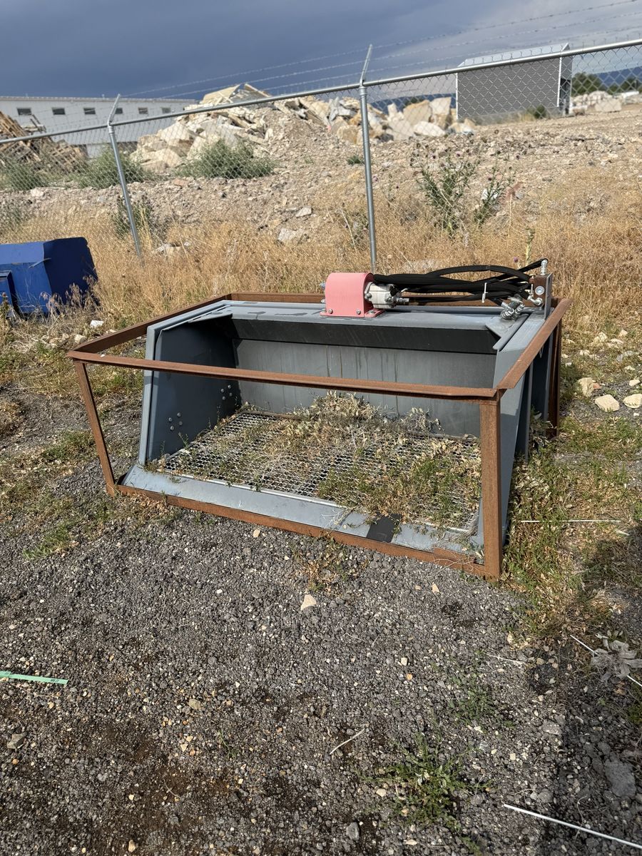 Main image 3