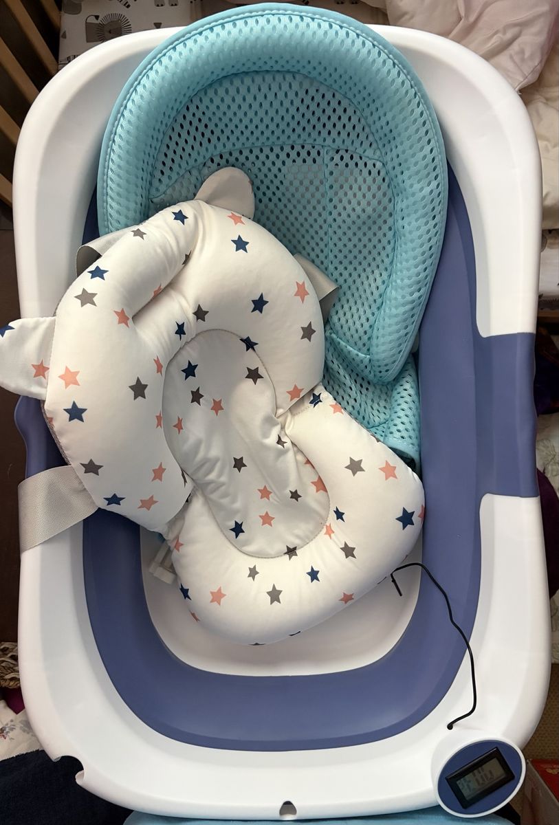 Collapsible Baby Bathtub with Digital Temperature Display & Cushion