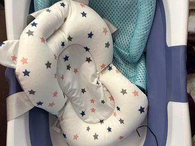 Collapsible Baby Bathtub with Digital Temperature Display & Cushion