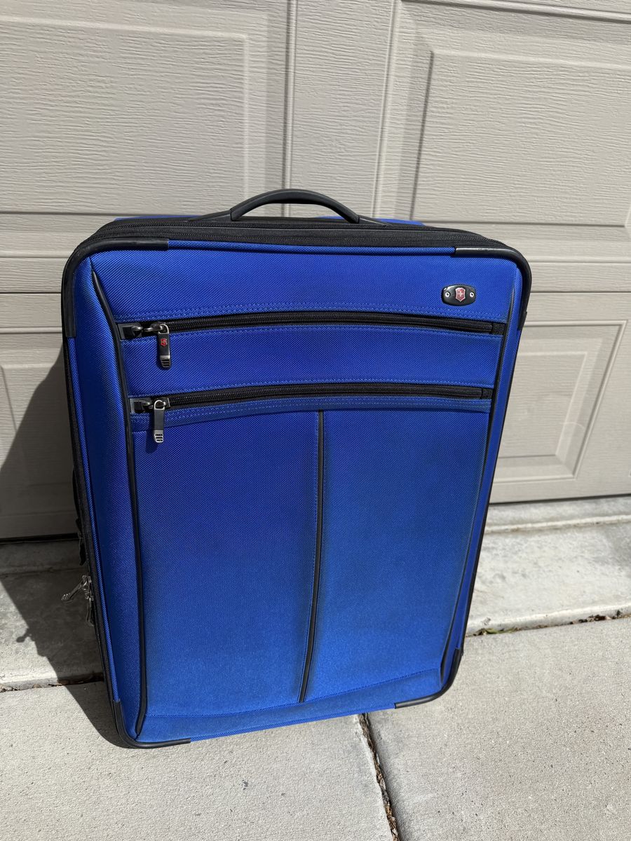 Medium-size rolling suitcase