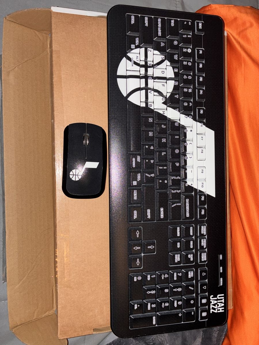 Utah Jazz Keyscaper Blue tooth Keyboard and Mouse(White on Black).