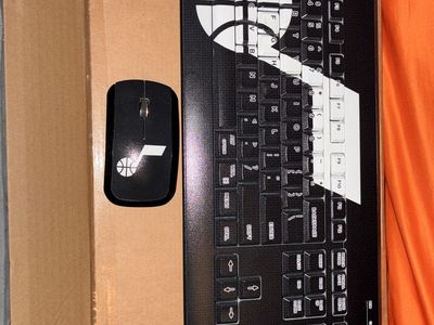 Utah Jazz Keyscaper Blue tooth Keyboard and Mouse(White on Black).