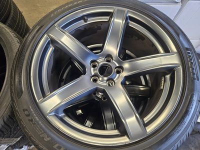 Dodge Challenge SRT Hellcat OEM wheels and tires