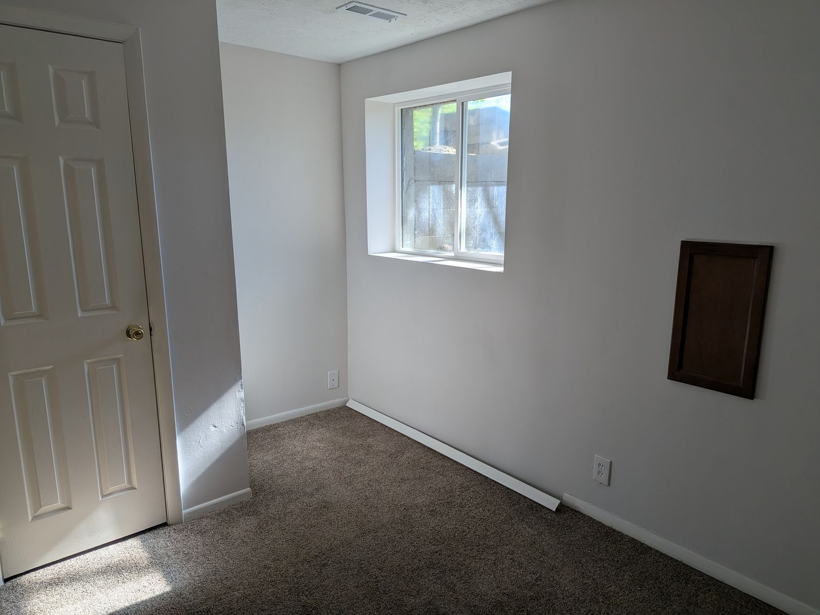Main image 12