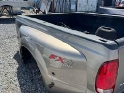 03-07 FORD DUALLY LONG BED CHAMPAGNE