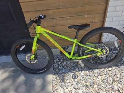 Cannondale Cujo 24" Kids Mountain Bike - Green/Orange, Disc Brakes