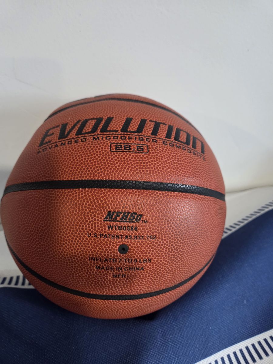 Wilson EVOLUTION Game Basketball * open box*