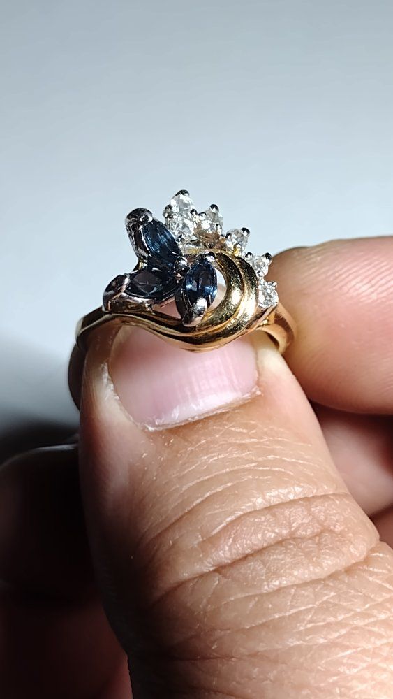 NATURAL SAPPHIRE AND NATURAL DIAMOND VERMEIL RING
