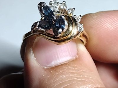 NATURAL SAPPHIRE AND NATURAL DIAMOND VERMEIL RING