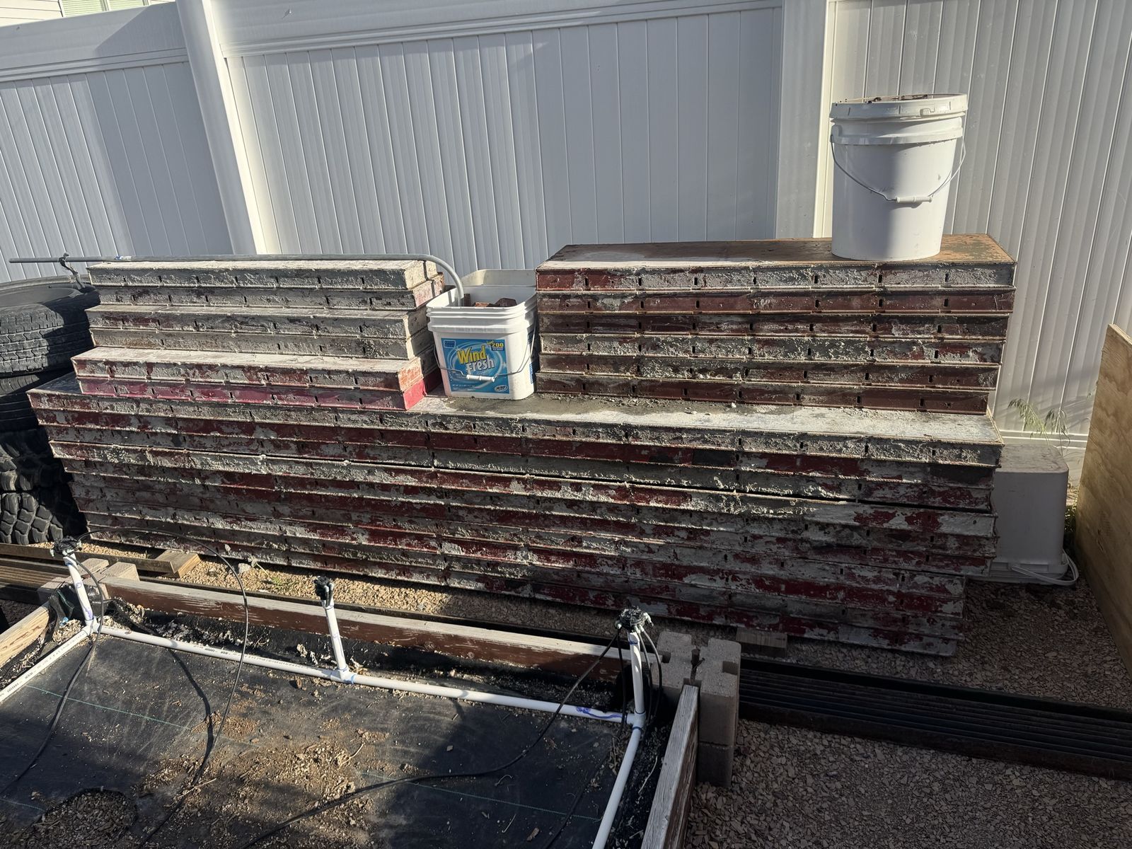 Simons Concrete Forms