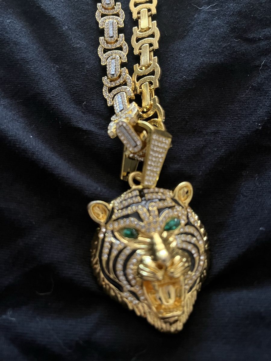 Main image 4