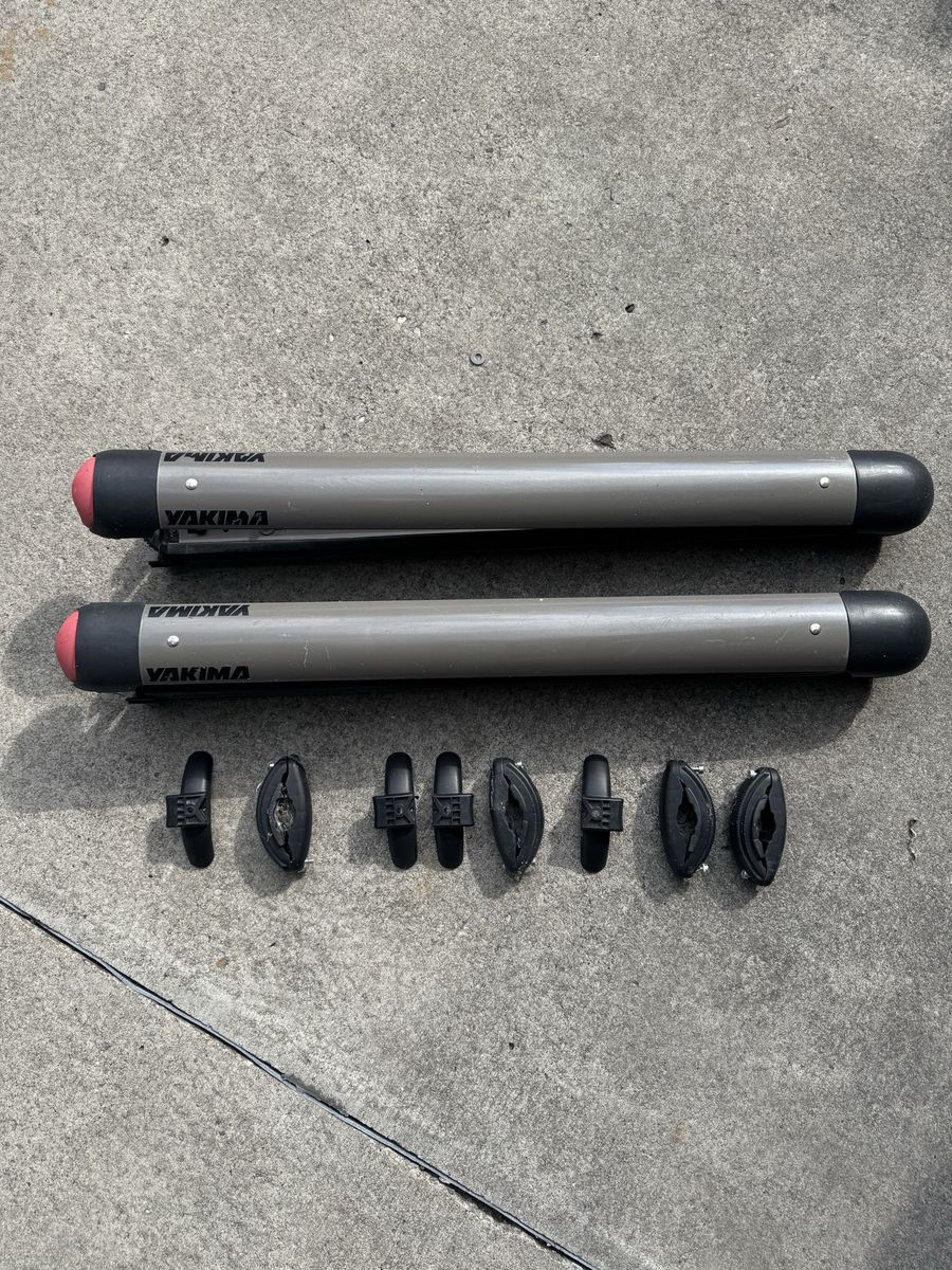 Yakima Fat Cat 6 Ski and Snowboard Roof Rack Carriers with Mounting Hardware