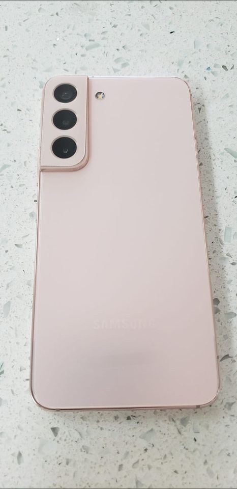 Samsung Galaxy S22 5G- 128GB - Unlocked