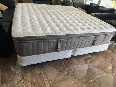 Stearns & Foster Estate Pillow Top Mattress Set with Box Spring and metal frame complete king bed $180