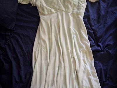 pale green dress