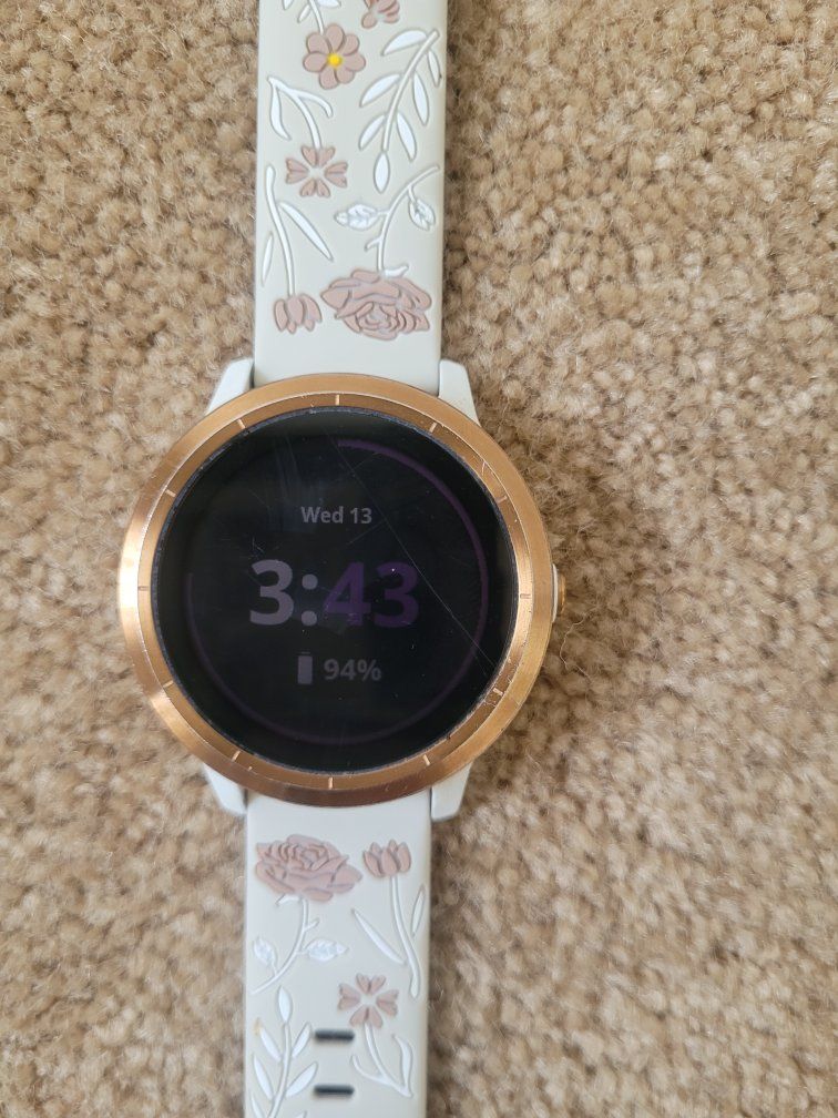 Women's Garmin Vivoactive 3 mutisport GPS smartwatch