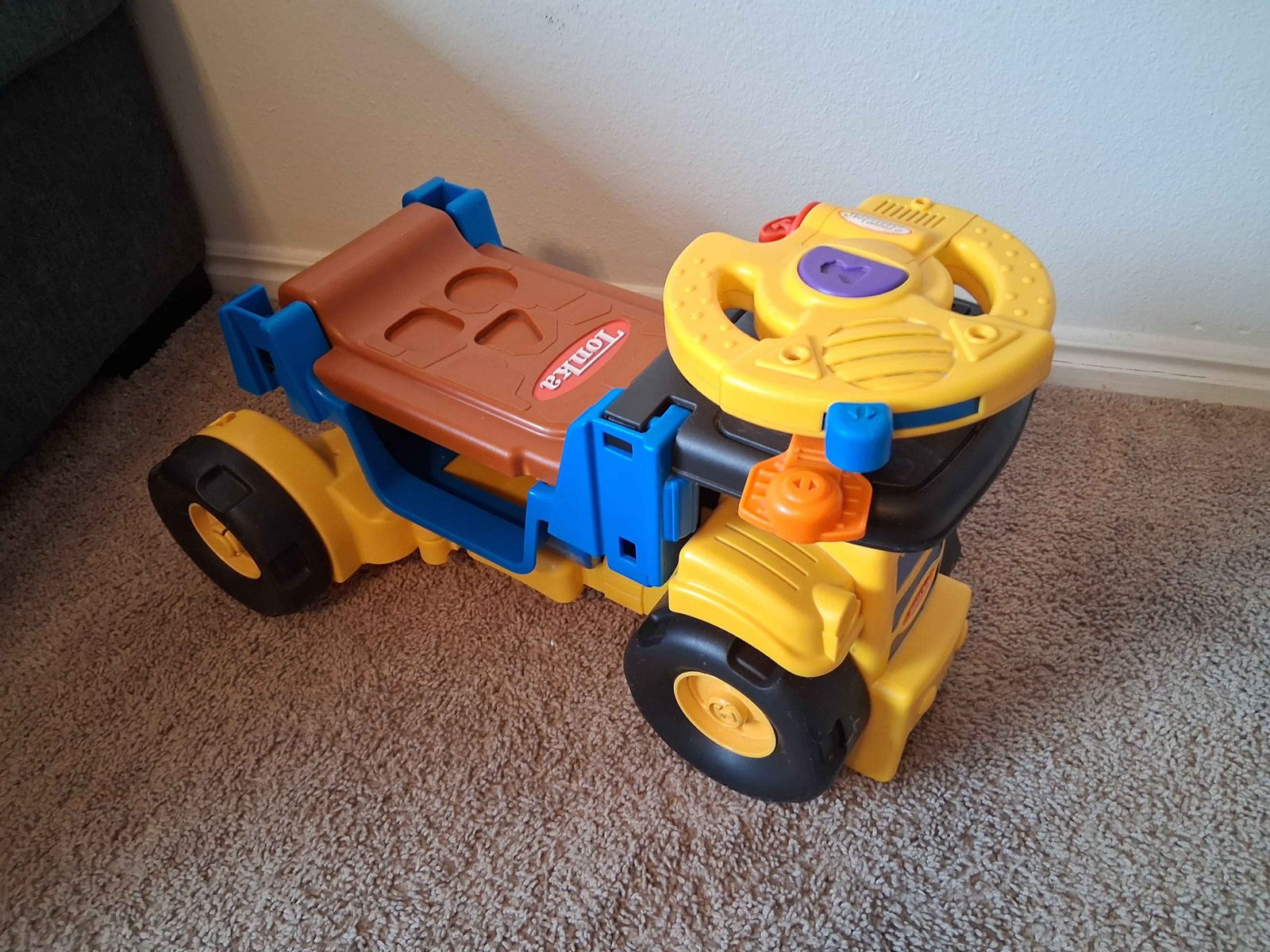 Tonka Toddler Car - Picks Up Blocks!