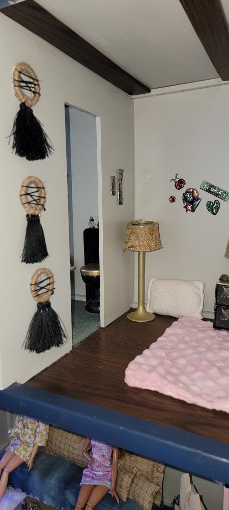 Main image 13