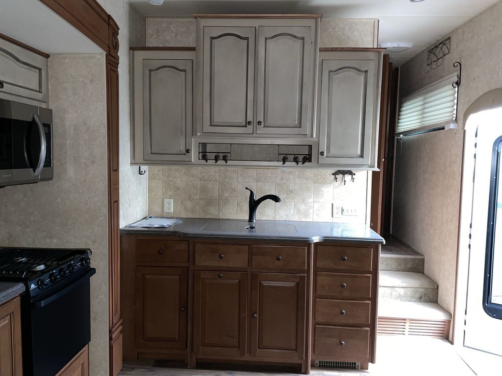 Main image 30