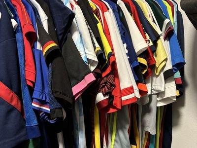 Reseller Opportunity – 383 Jerseys, Hoodies & Clothing – Bulk Lot